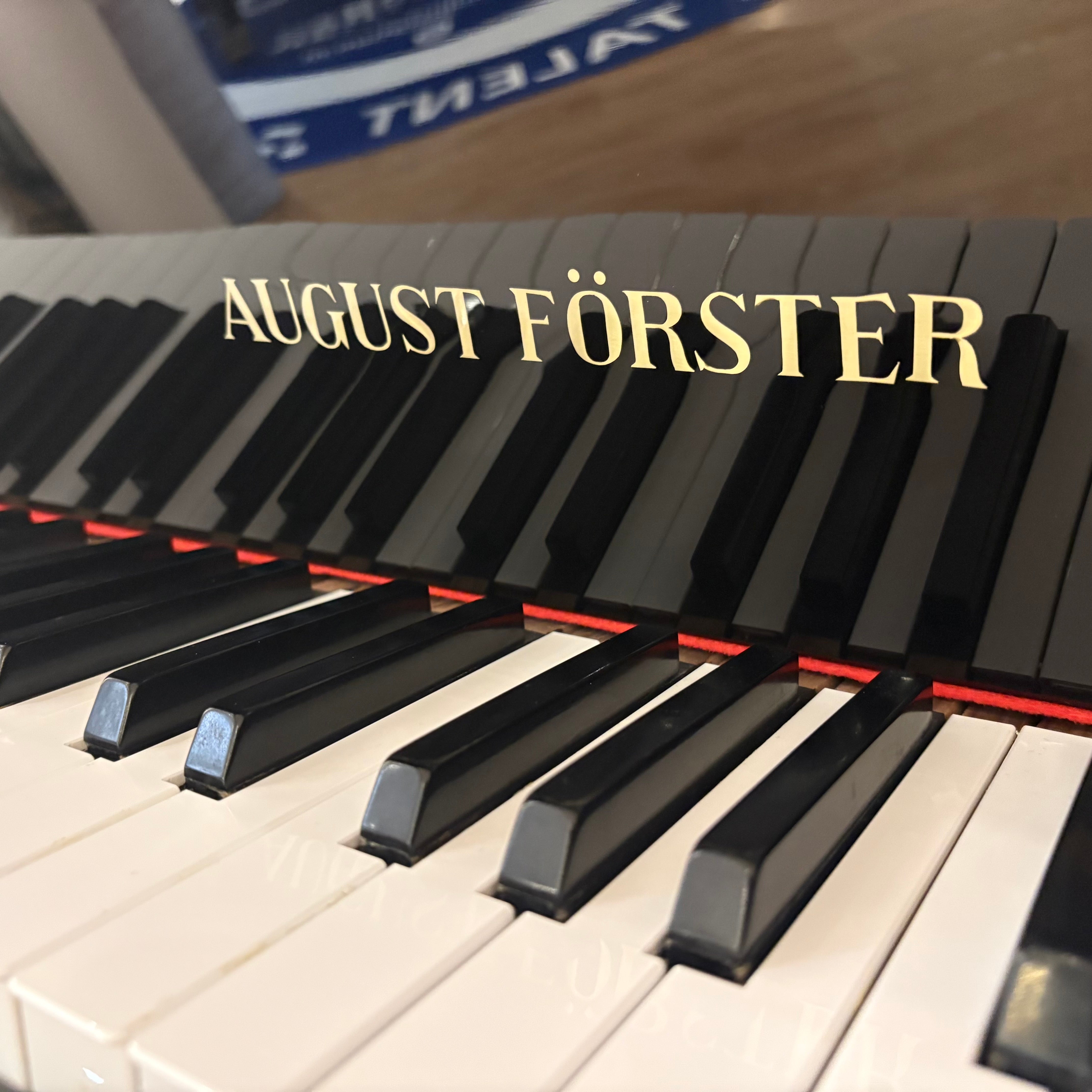 August Förster 205 vleugel (1944)