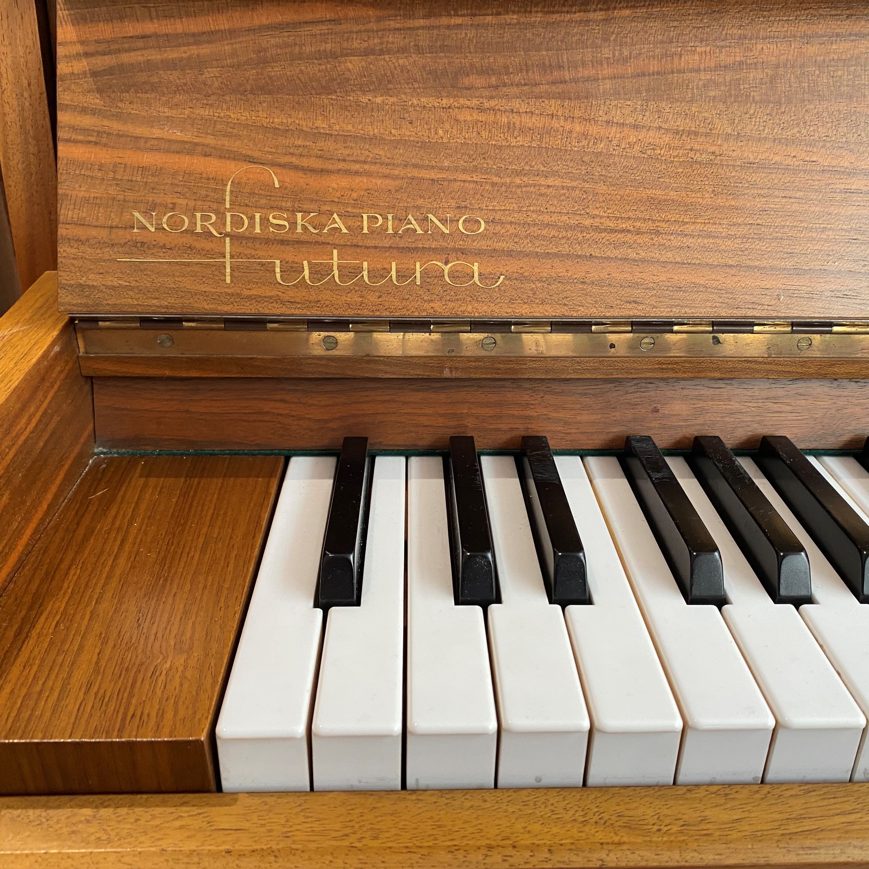 Nordiska 106 piano (1972)