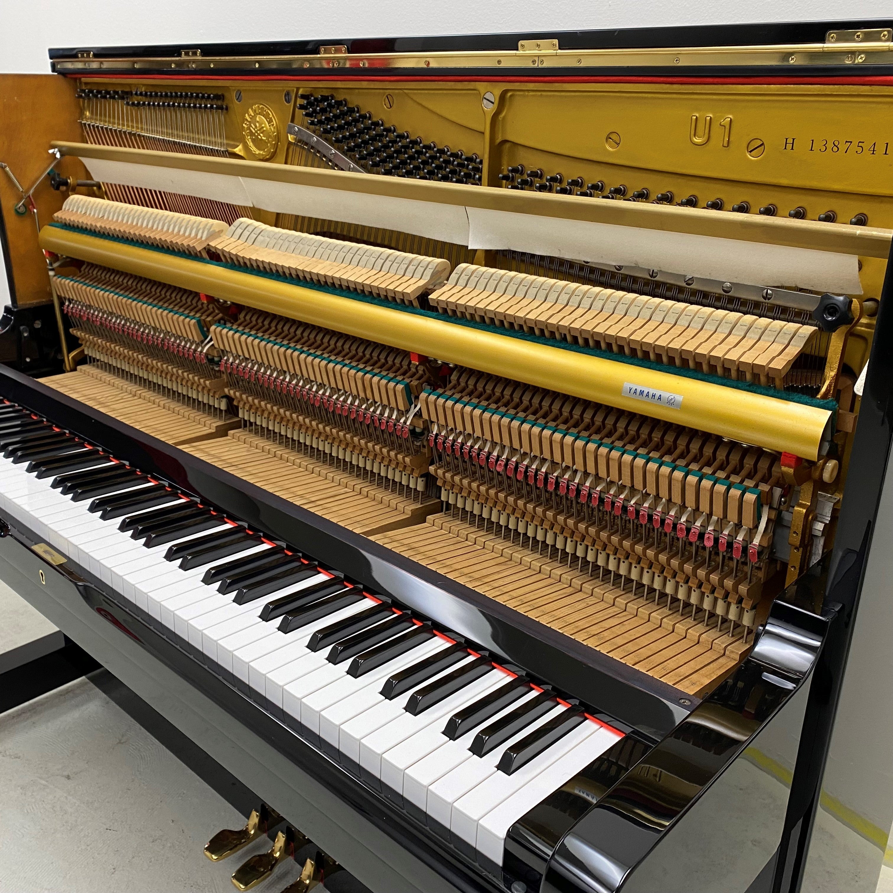 Yamaha U1H piano (1972)