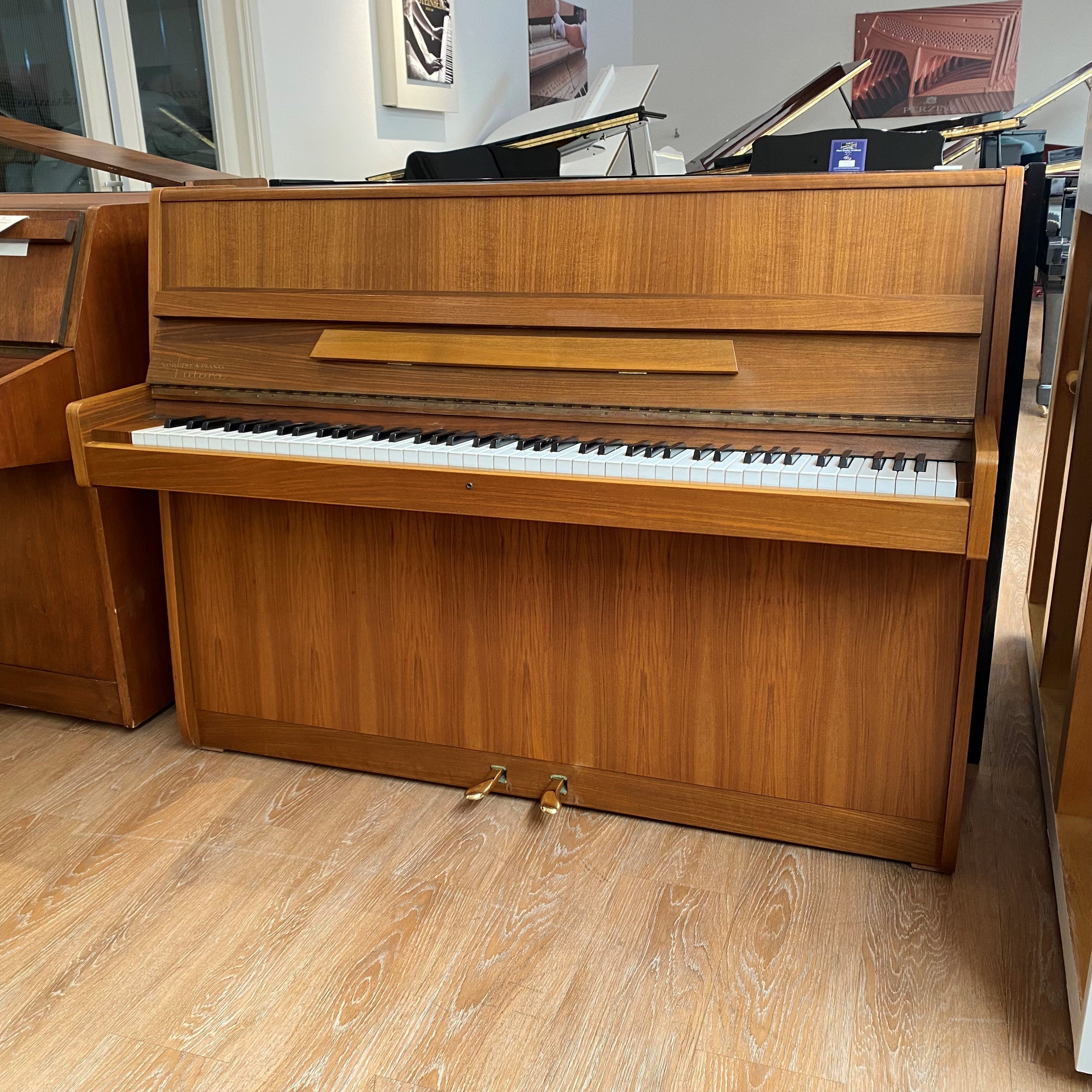 Nordiska 106 piano (1972)