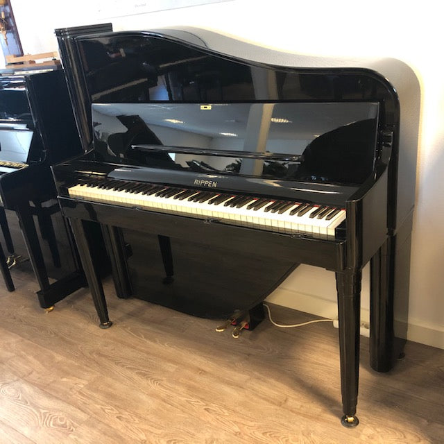 Rippen Maestro piano