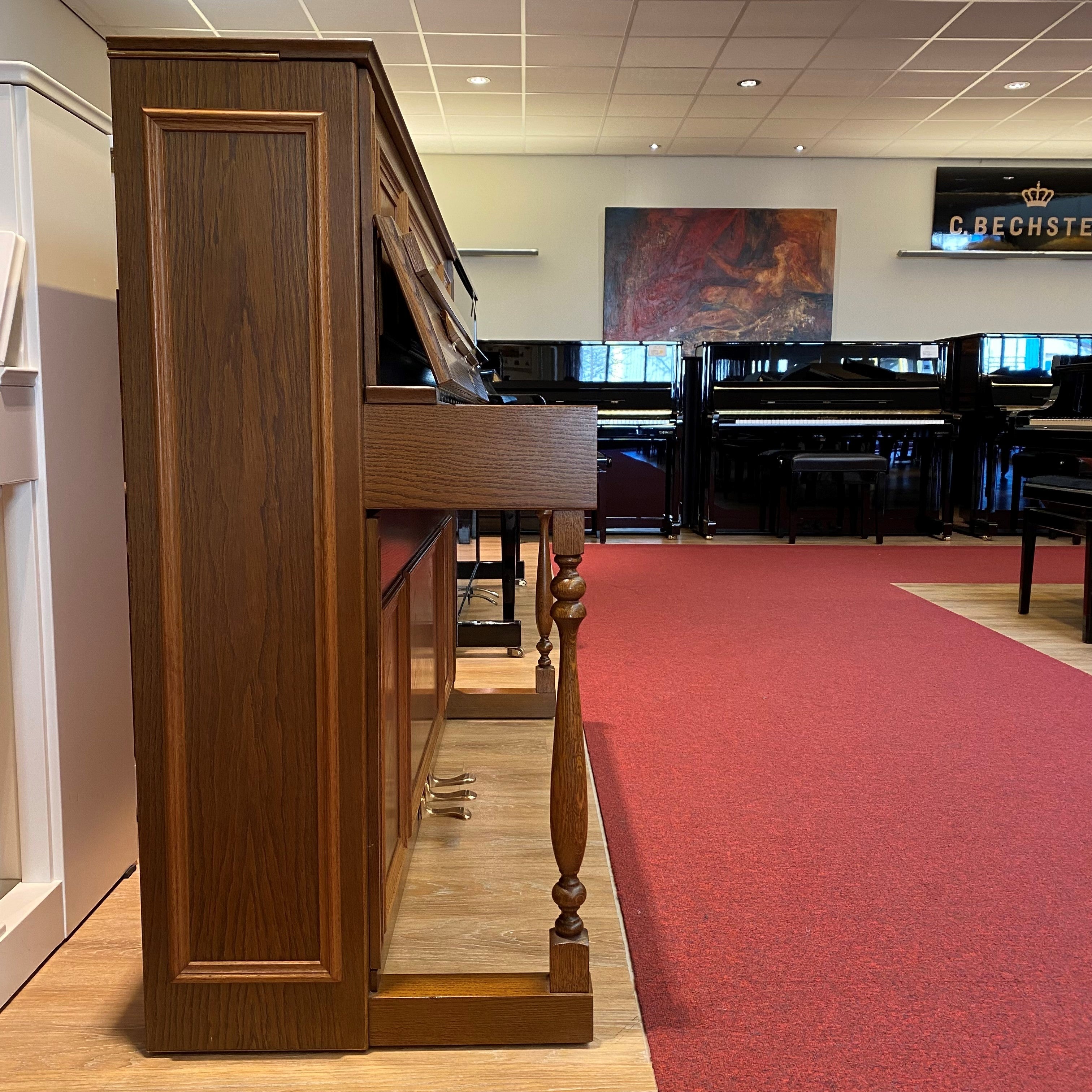 Schimmel 114 piano (1978)