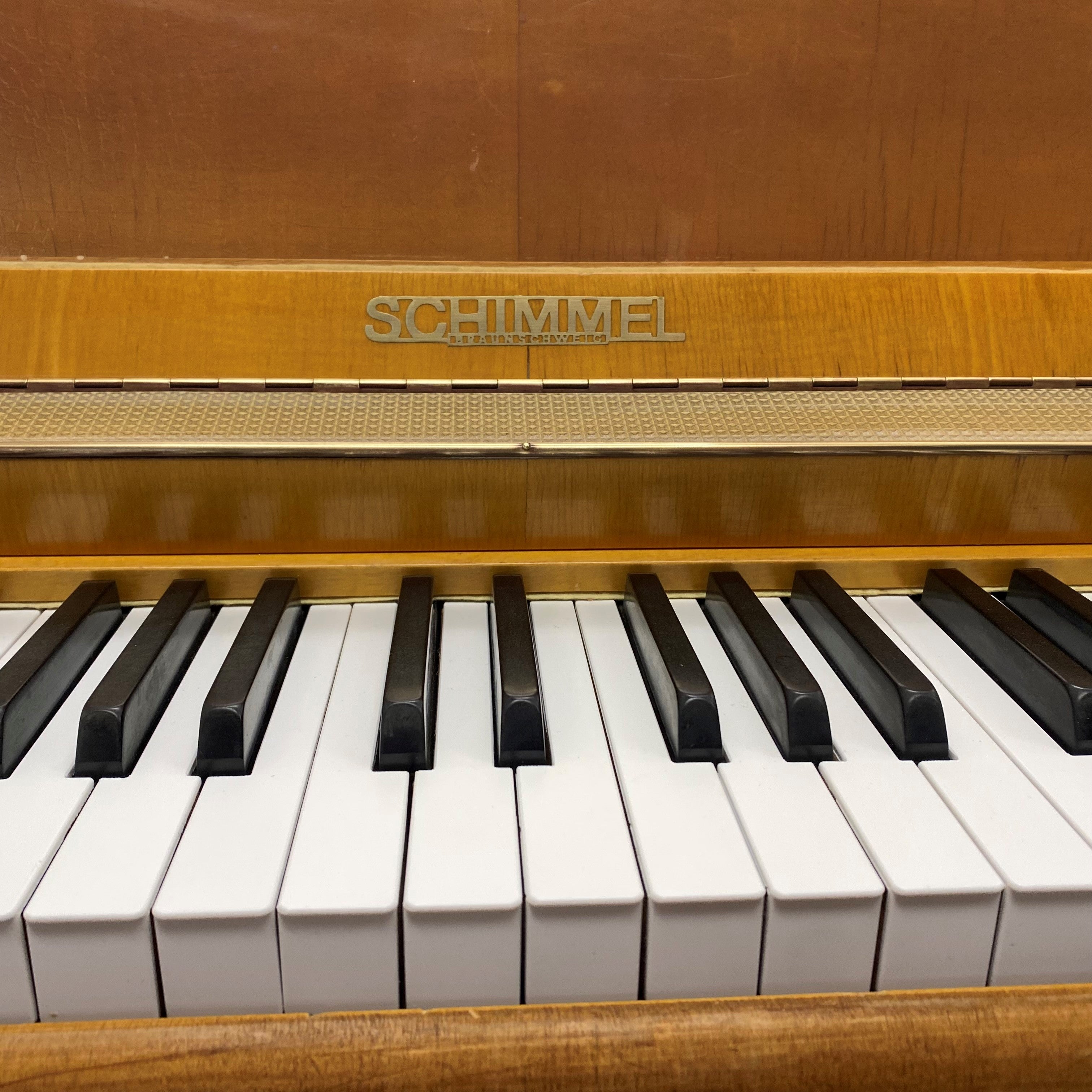 Schimmel 97K piano (1962)