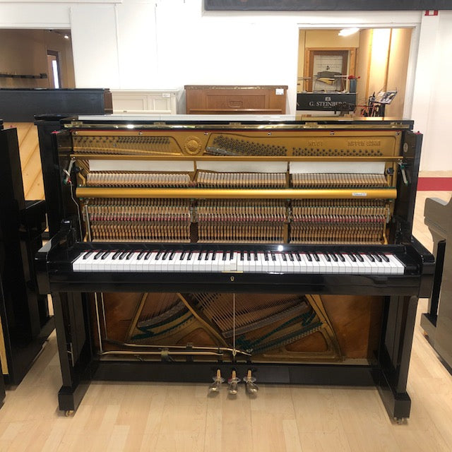 Yamaha U1E piano (1966)