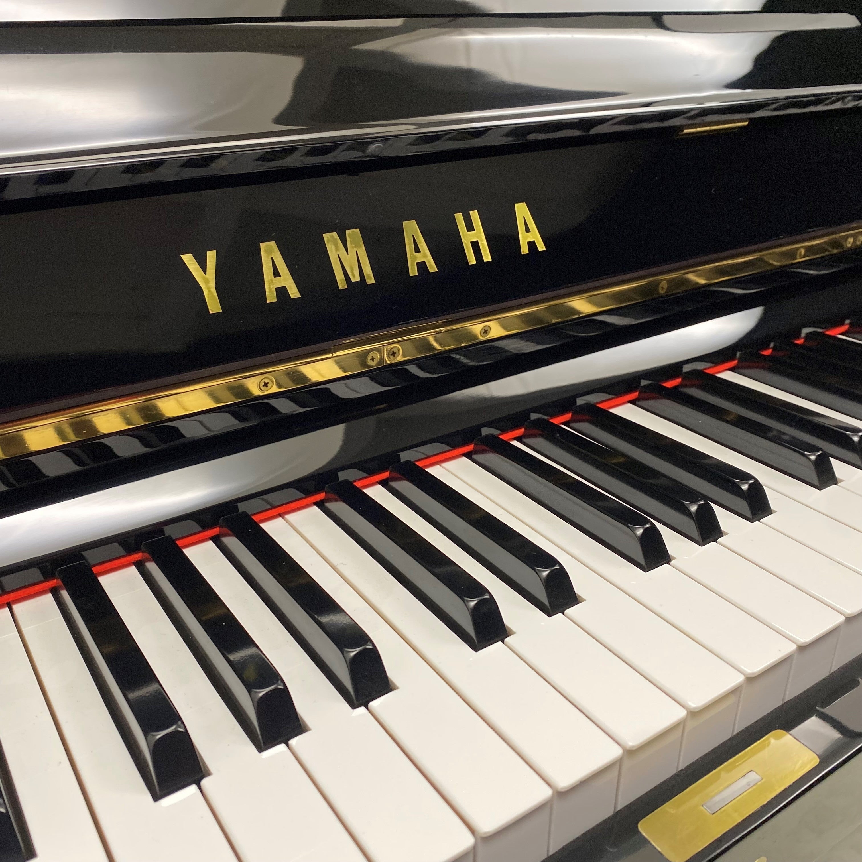 Yamaha U1H piano (1973)