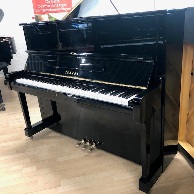 Yamaha U1H piano (1974)