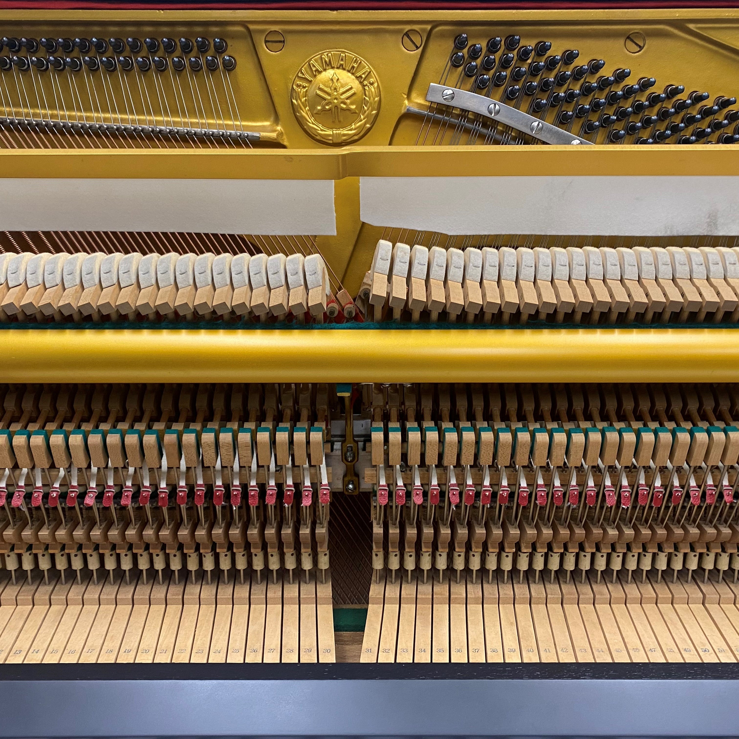 Yamaha U1H piano, mat zwart (1980)