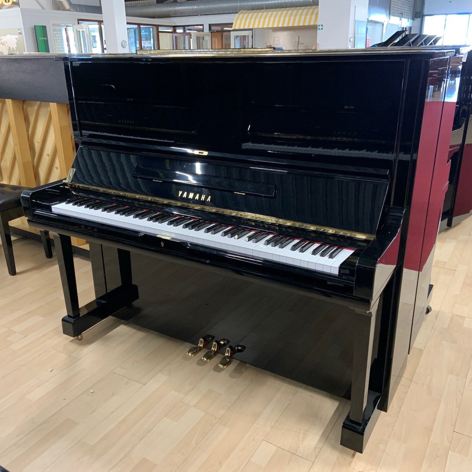 Yamaha U3H Piano