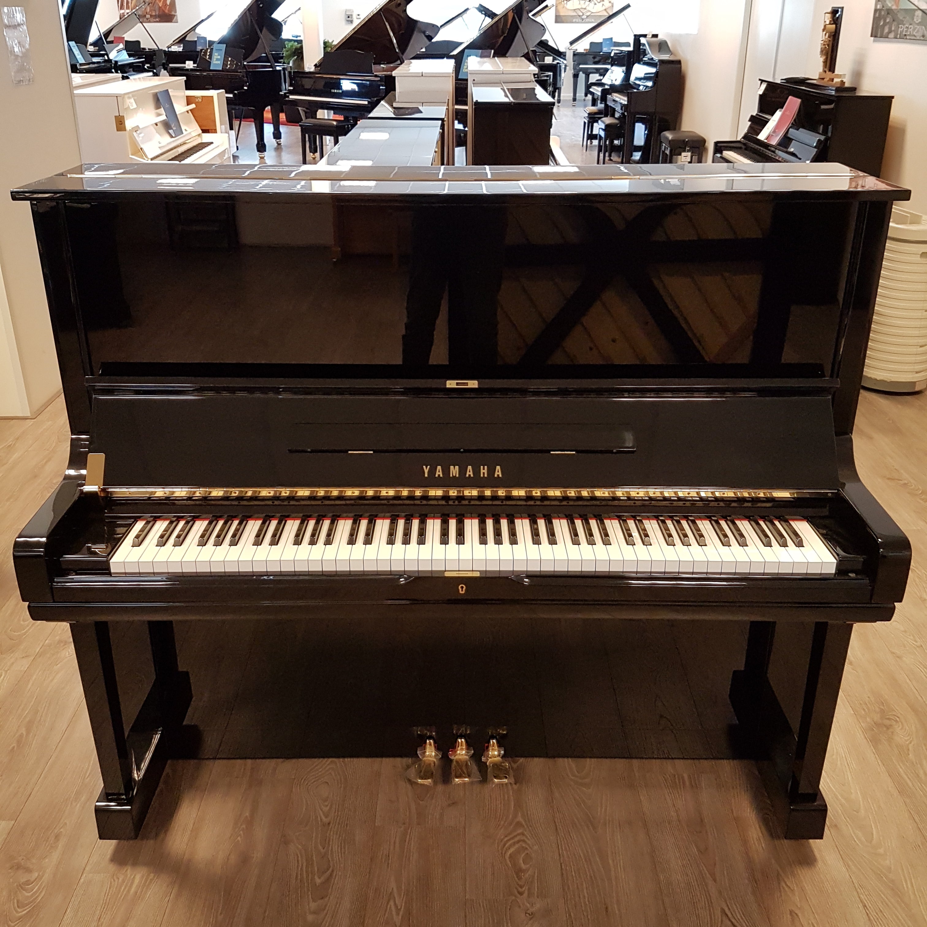 Yamaha U3H piano (1977)