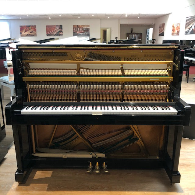 Yamaha U1D piano (1963)