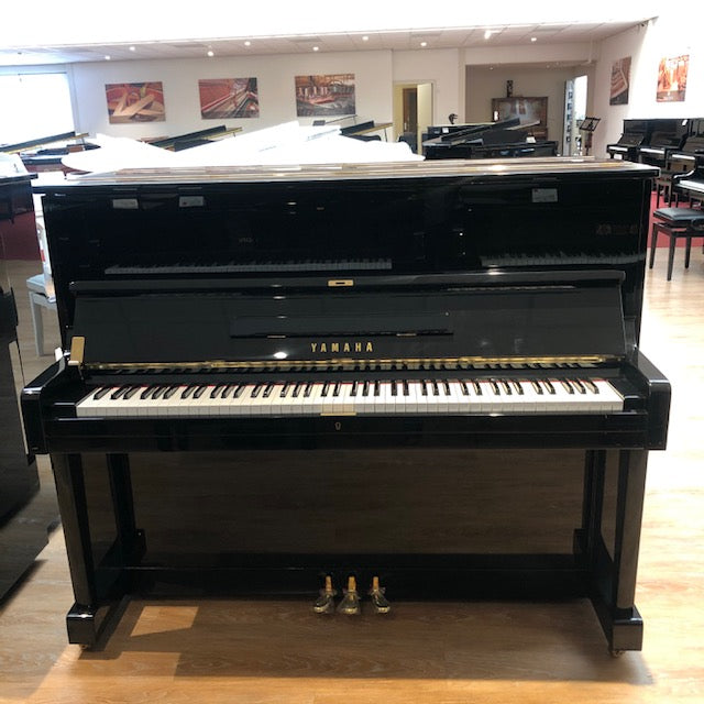 Yamaha U1D piano (1963)