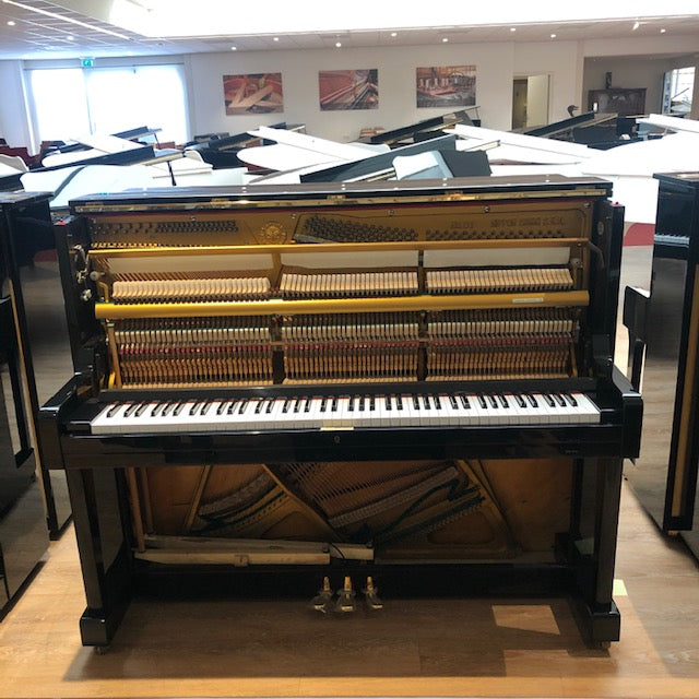 Yamaha U1D piano (1964)