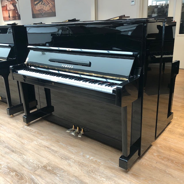 Yamaha U1D piano (1964)