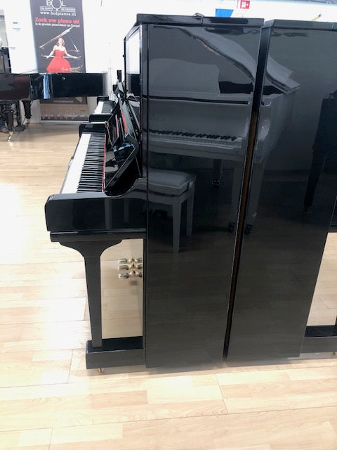 Yamaha U3H piano (1973)